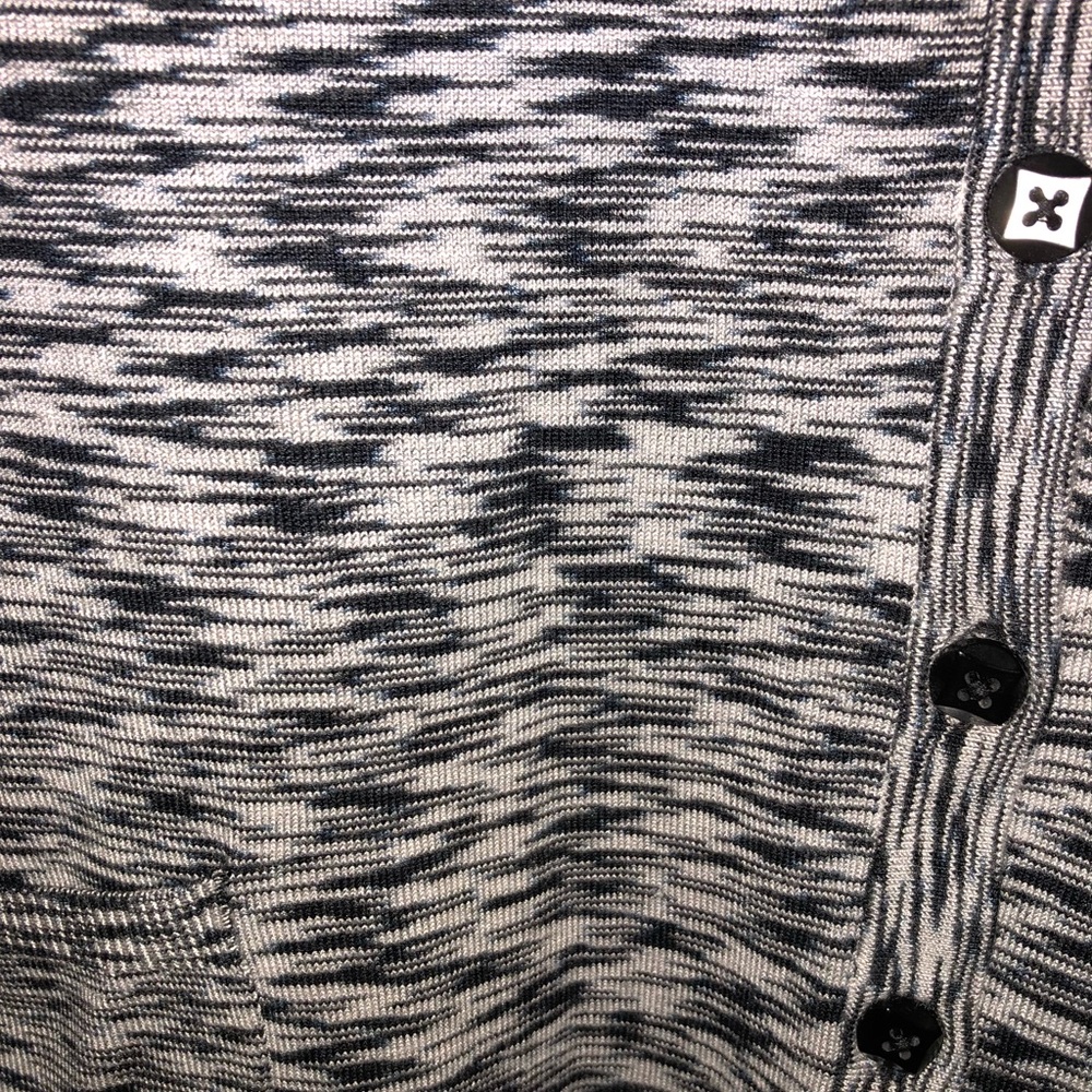 Long button down sweater - Picture 4 of 4